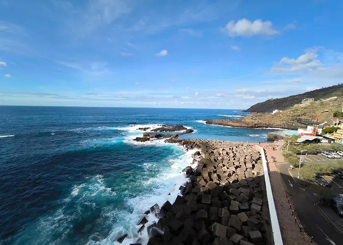 Looking At The Ocean Sunset Apartment