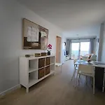 Looking At The Ocean Sunset Appartement *
