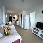 Looking At The Ocean Sunset Apartment *